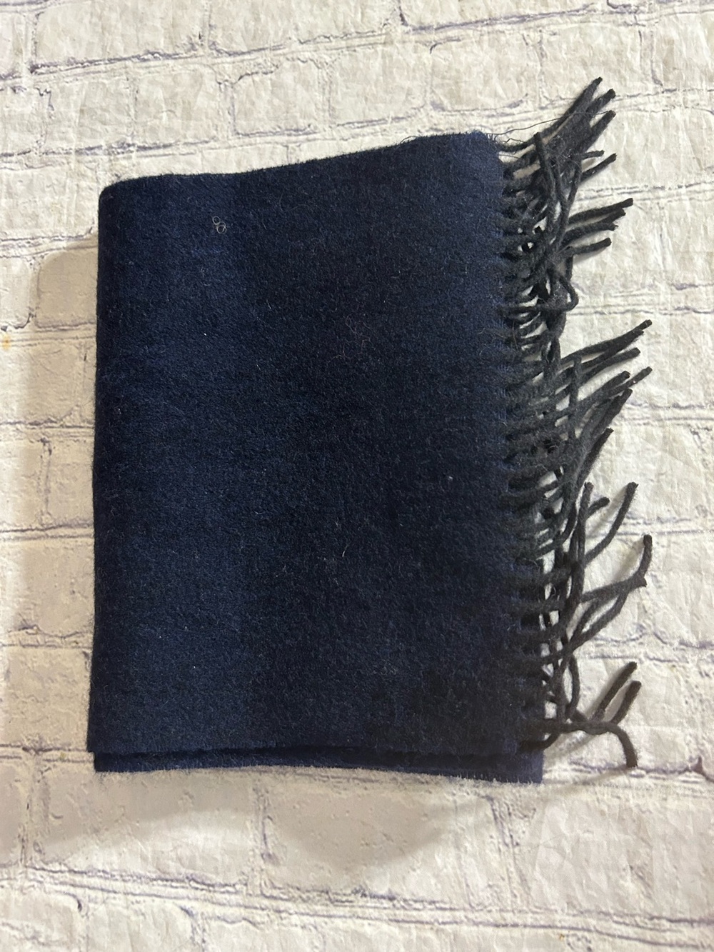 DENTS 100% LAMBSWOOL DARK NAVY OBLONG FRINGE CLASSIC MENS SCARF O/S